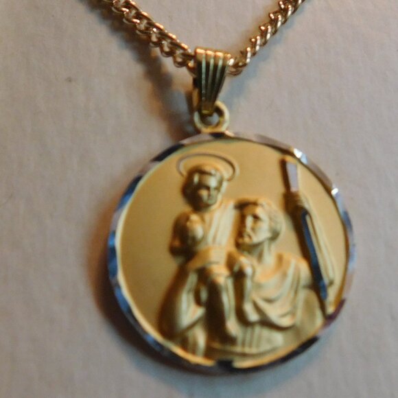 Saint Christopher Pendant Necklace - Picture 2 of 4
